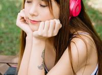 内裤湿白带像水图同桌手伸进我裤子里