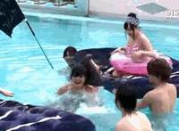 保安抽插学生小说动态图门卫老董戴若曦