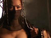 韩美女主播上衣爆开图女主播娇喘的视频动态图