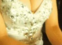 双腿大张挂在肩头 总裁挤进双腿间动态图