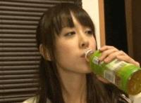 女星双腿大开180度涟韵双腿之间动态图