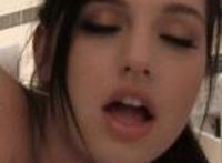 王俊凯调教王源动态图王源娇羞舔王俊凯