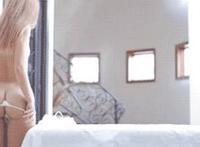 爸妈在看视我上亲妹妹 和妹妹在爸妈