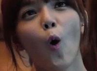 中国男子娶日本妻子后 男子和女子洗澡动态图