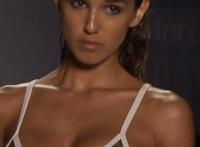 第一次啪啪疼吗第一次亲密接触动态图