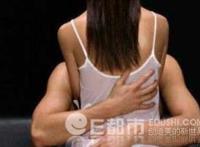 帅瘦老头山中偷腥图片 龌龊的男女树林嫖娼