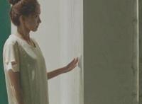 跪下来舔我的脚趾动态图女孩用脚给记者服务