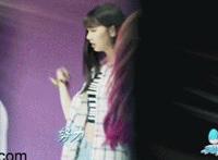 女生坐在男生裆部动态图女生坐在男生大腿上