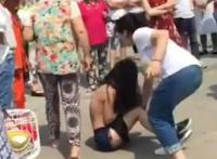 打小三扒衣实拍最新小三被打拔光视频播放