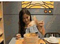 前后夹击小说论坛动态图一天晚上跟两个男人睡