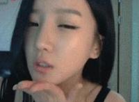 被两个男人前后夹击图爸爸哥哥前后夹击