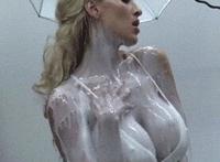 女生在车上放屁视频 女生在车上撒尿动态图