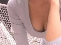 女生玩男生蛋蛋故事动态图女生捏男生的蛋蛋故事