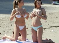 游泳馆里面的透明内衣美女图片布最少布最透明比基尼