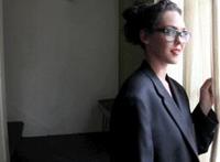 蛇女把人吞进肚子过程 美女活吞小动物