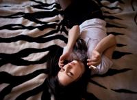 康乐回族女人抽烟图片 化隆阿娘买皮图片