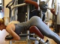 素足凉高吧高跟凉拖细跟图片 跪下来舔我的脚