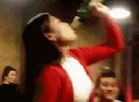 男吃女人乳房动态图片：乳头上长了小肉粒图片