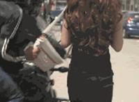 健身房男教练与女会员：健身教练性暗示女会员