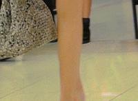 边走边律动嗯好大全是肉肉的文：粗暴律动书包网