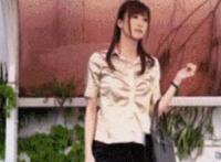 女同学把我绑上山小说钻女孩胯：被女同学踩在脸上