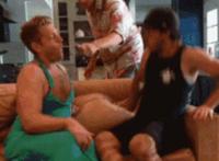 小孩子学校里搞基视频：小男孩与小女孩在卧室