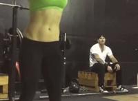 老公和月嫂在一起睡：老公睡了月嫂，27报我把月嫂操到底