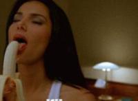 半夜睡觉摸帅哥大鸟：帅哥摸大鸟的故事