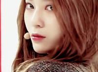 狗狗添了葡萄：狗狗舔了一下葡萄 舔我