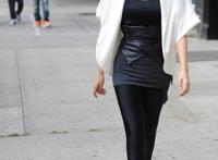 凹凸紧身裤阴沟高清 高圆圆穿紧身裤现阴沟