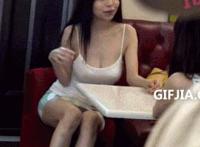 强行喝美女尿小说gif：恶趣味 喝美女尿