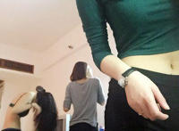 美女宿舍三点式被偷拍图片