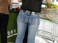 街拍买菜少妇图：没有穿衣服的女人的啊