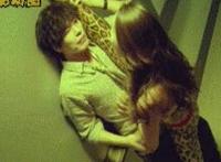 真人邪恶乳摇动态壁纸：真人动态乳摇动态图