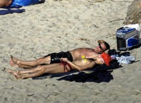 章子怡87张沙滩图片：章子怡沙滩老外图片