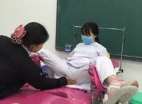 生孩子的姿势真实图片