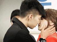 小女孩乳房发育早图片：乌克兰美女成灾图片