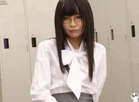 未满十八岁禁止看床上gif：未满十八岁禁止关注