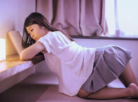 三明治舒服吗：刘銮雄为什么塞关之琳图