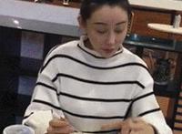 我五个男人前后夹击：同时被两个人上的视频