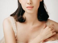 张小斐大尺度走光照：猎奇之家门事件张小斐