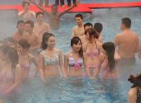 我的男女混浴经历：哪些场所男女混浴图