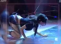 39岁小伙娶71岁老太：国产老头老太在线gif