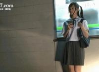 外国女主播挑战风油精gif:韩熙雅abby风油精视频