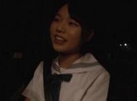 关于中学女生上课憋尿的gif：老师上课憋尿夹腿视频