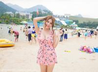 憋尿学校图：空姐憋尿憋到尿裤子