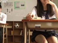 妈妈不在小叔脱我衣服gif：我被小叔夜夜承欢膝下