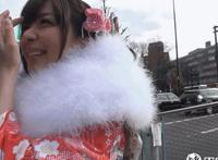 她喜欢用腿夹我脖子：被女生绞技动态图 被女友腿绞