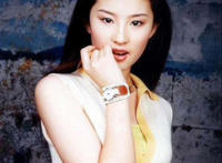 刘亦菲变异前照片：刘亦菲是不是人妖