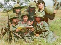 越南妹子多少钱玩一次图：越南女兵常裸身洗澡